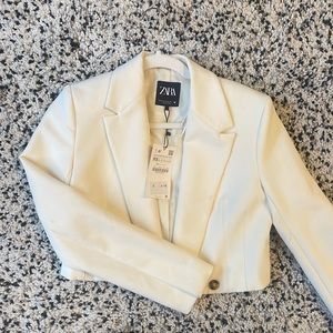 Zara cropped blazer in cream color. Tags still on.